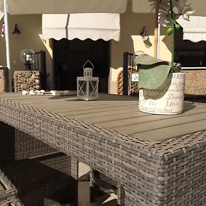 & Europa Apartahotel